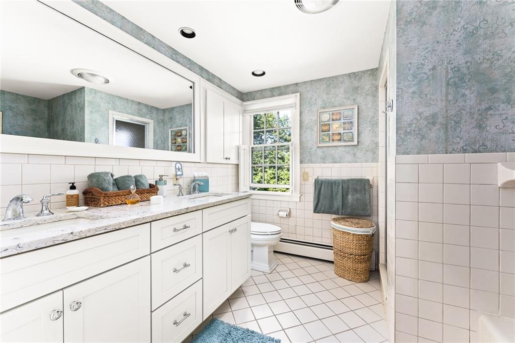 466 Poppasquash Road Property Photo 40