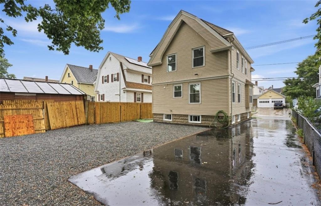 252 California Avenue Property Photo 2