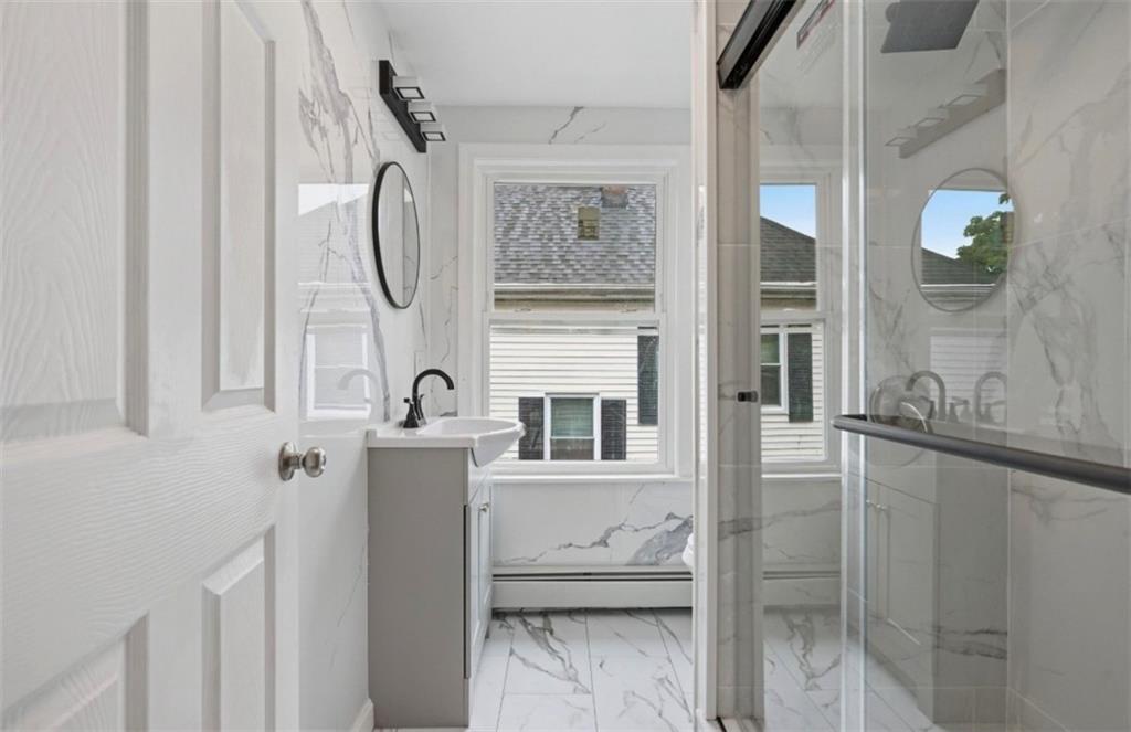 252 California Avenue Property Photo 6