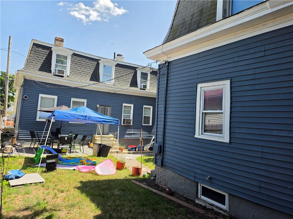 25 Seabury Street Property Photo 3
