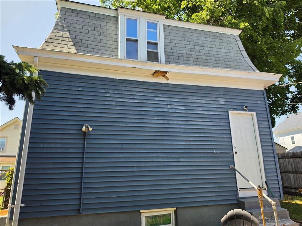 25 Seabury Street Property Photo 5
