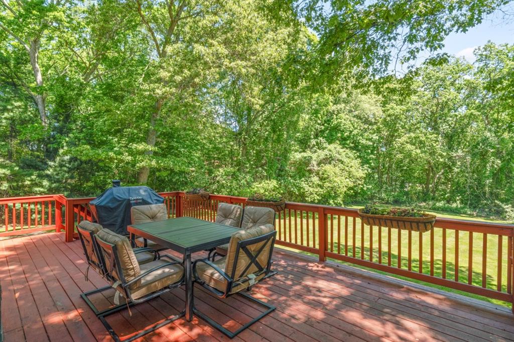 167 Winnapaug Road Property Photo 9