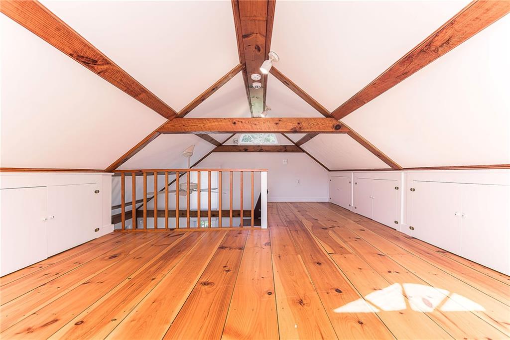 17 19 East Hills Road Property Photo 42