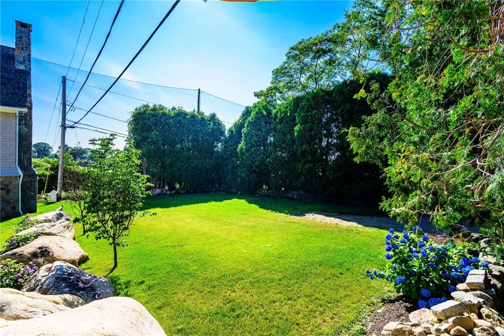 17 19 East Hills Road Property Photo 47