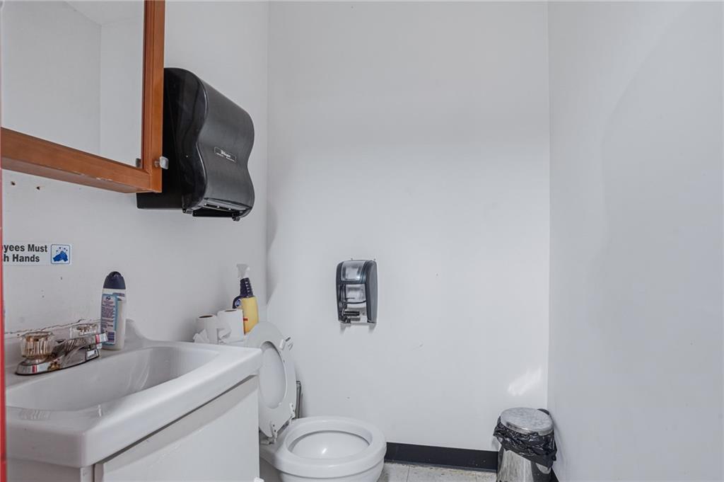 937 939 Social Street Property Photo 11