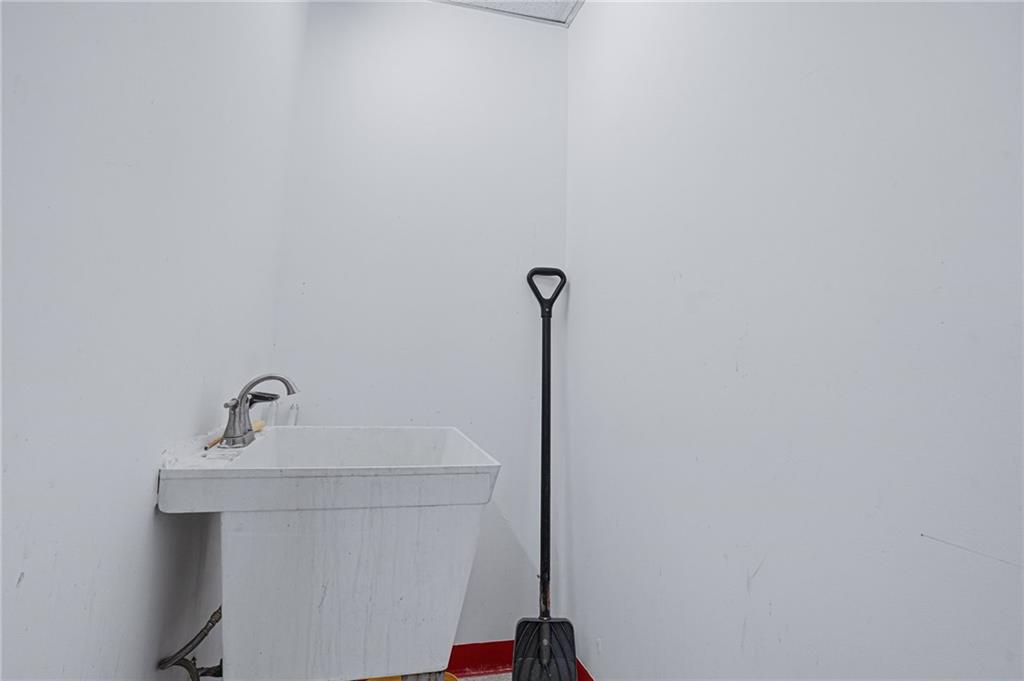 937 939 Social Street Property Photo 12