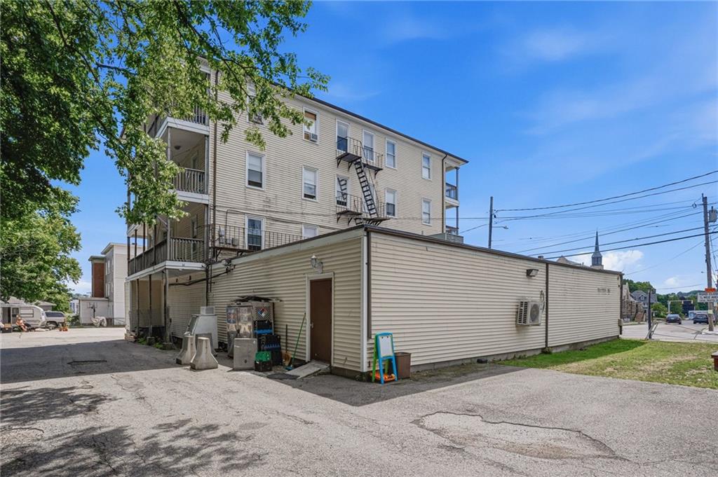 937 939 Social Street Property Photo 35