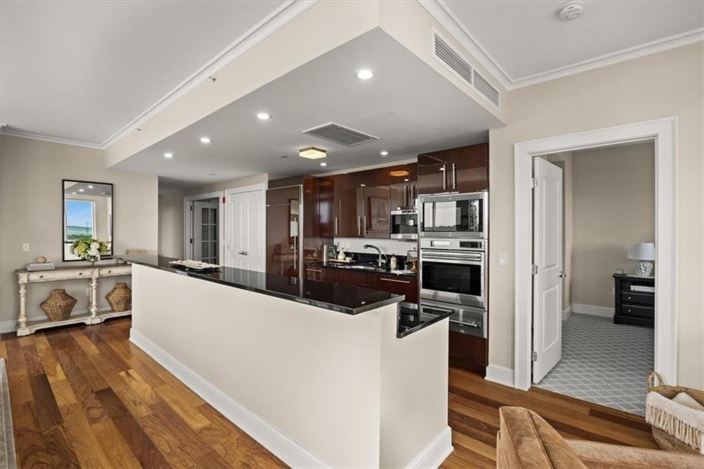 1 Tower Drive Unit 1106 Property Photo 8
