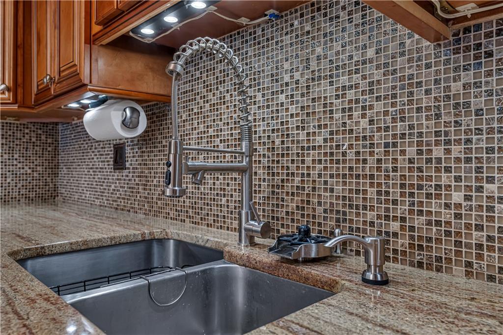 444 Woodward Road Unit 2 Property Photo 7