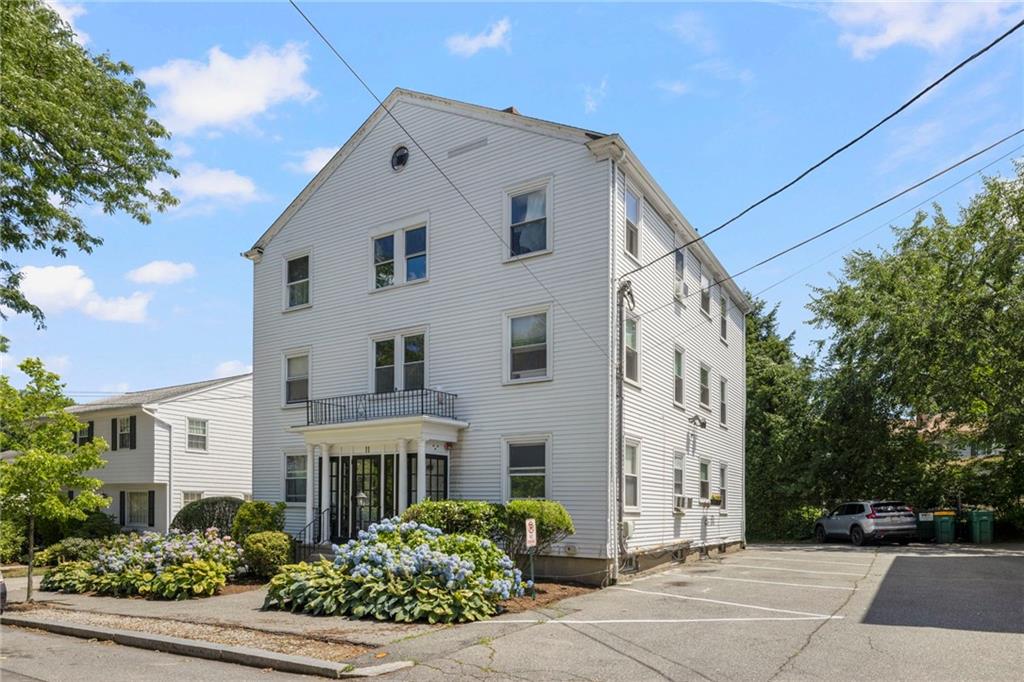 11 North Avenue Unit 7 Property Photo 2
