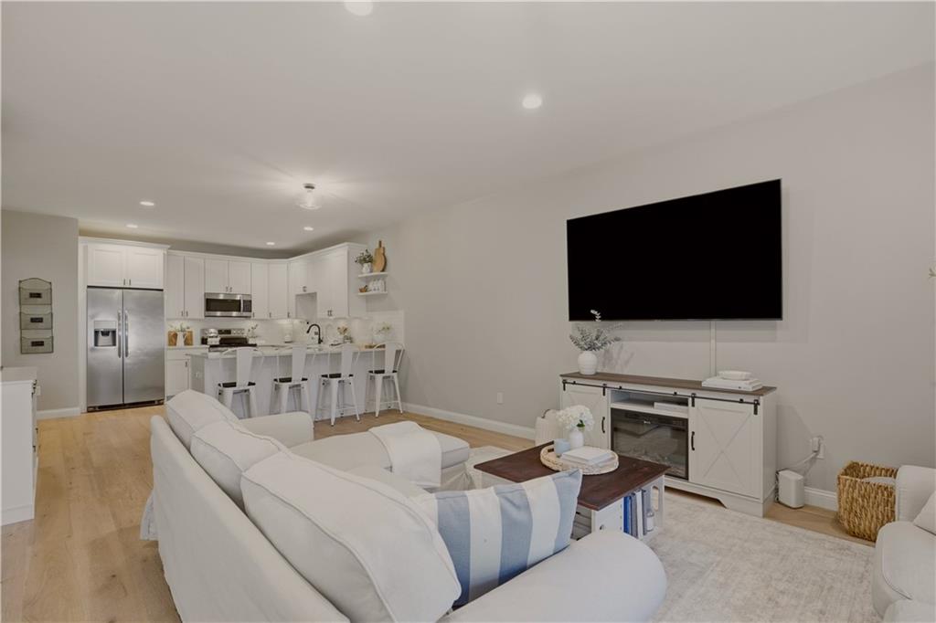 94 Sandy Point Farm Road Unit #6 Property Photo 5