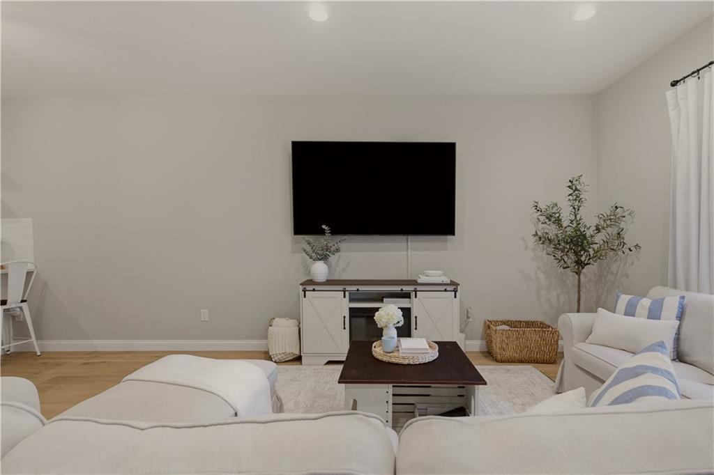 94 Sandy Point Farm Road Unit #6 Property Photo 6