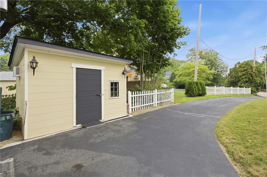 1331 New London Avenue Property Photo 35