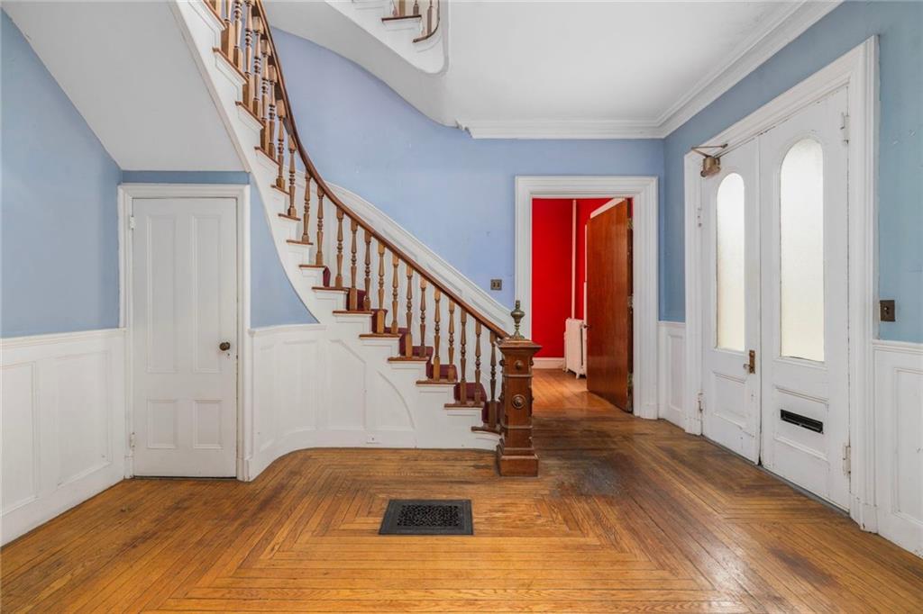 36 Ayrault Street Property Photo 8