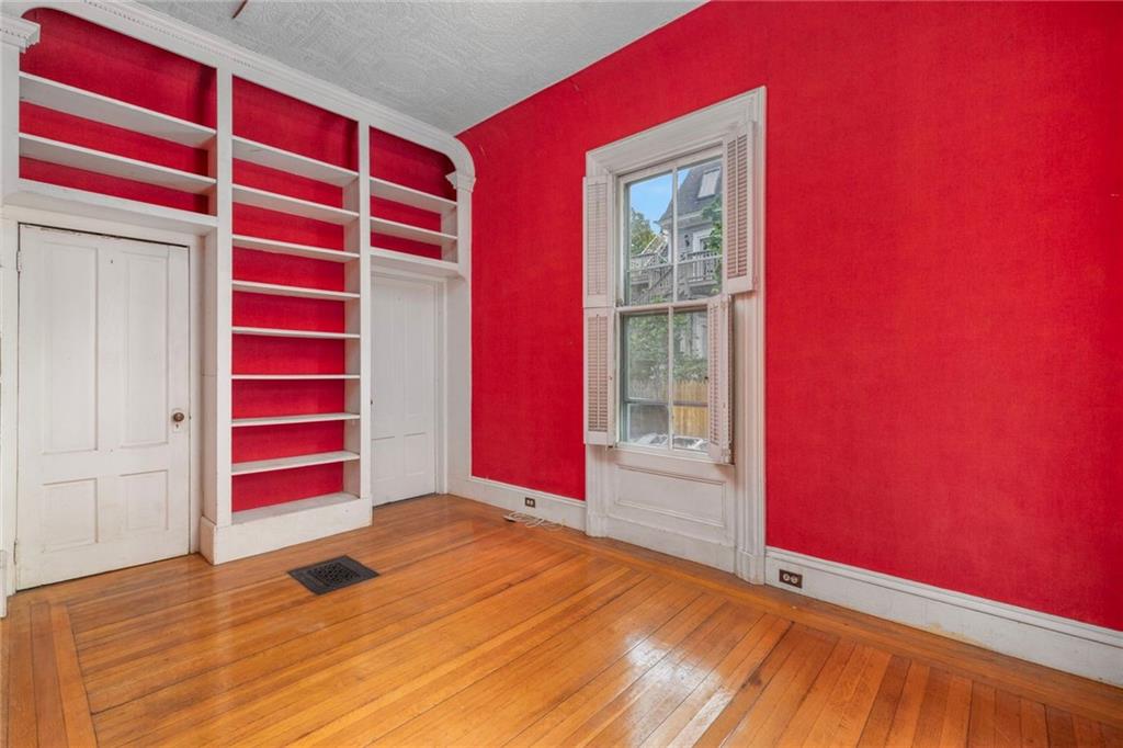 36 Ayrault Street Property Photo 9