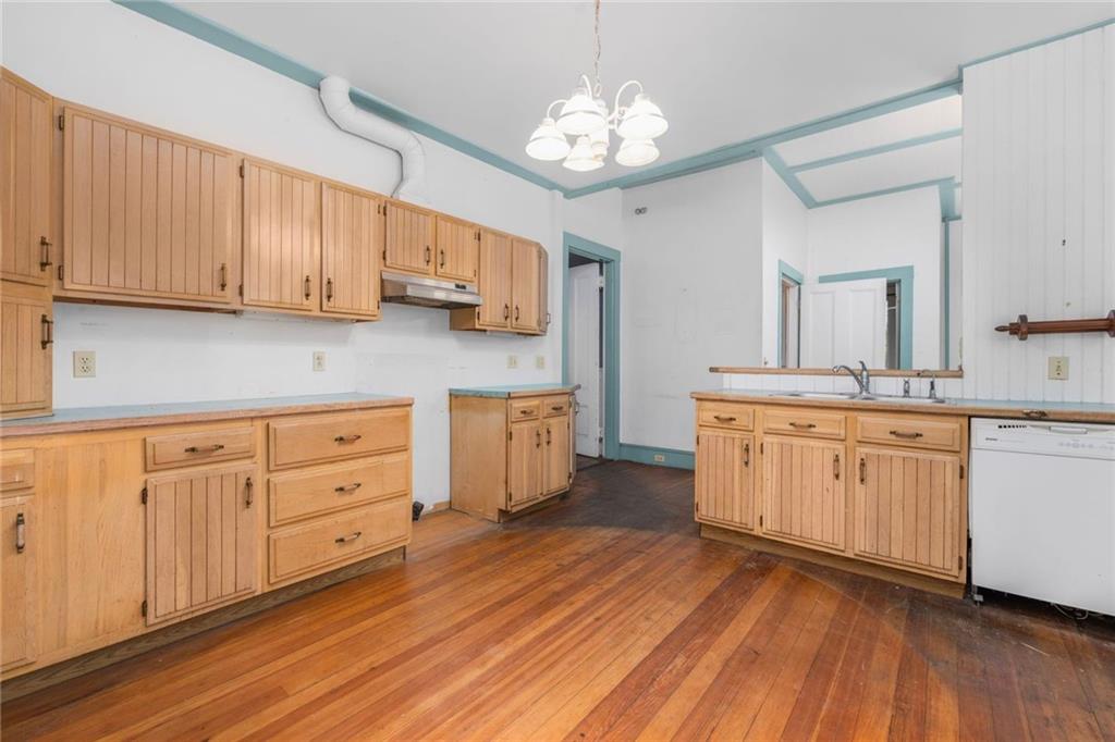 36 Ayrault Street Property Photo 12