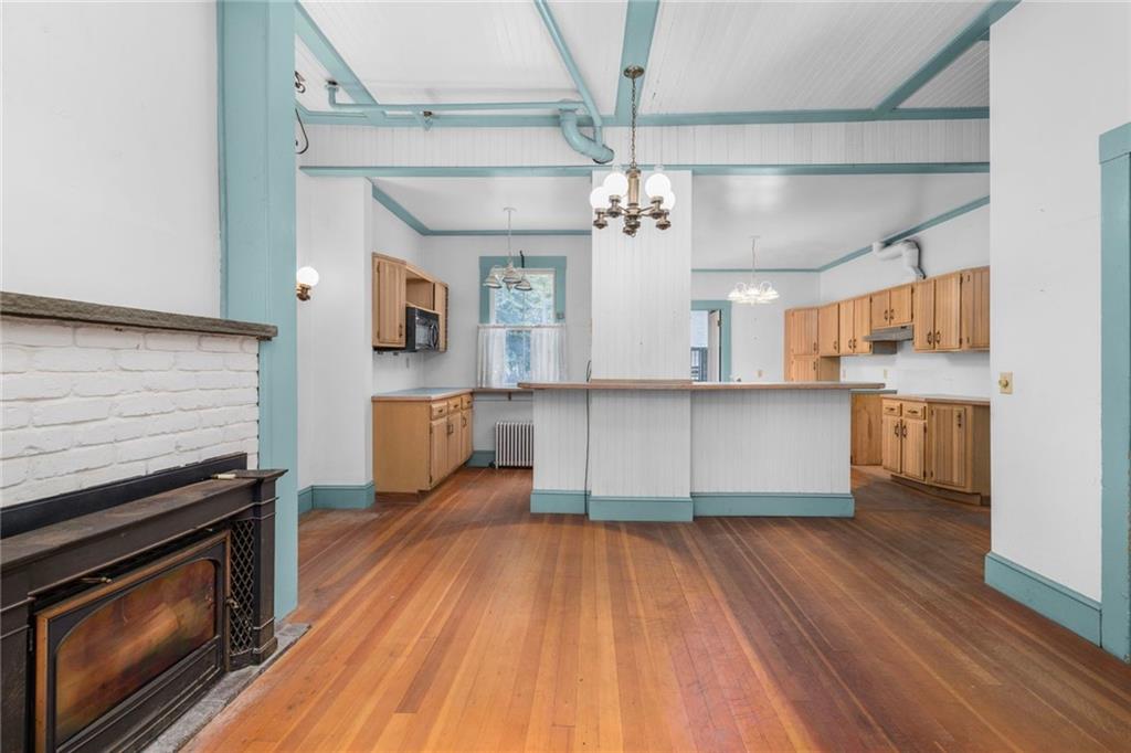 36 Ayrault Street Property Photo 14