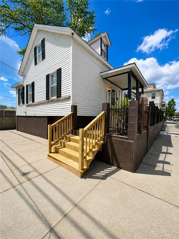 166 Gallup Street Property Photo 2