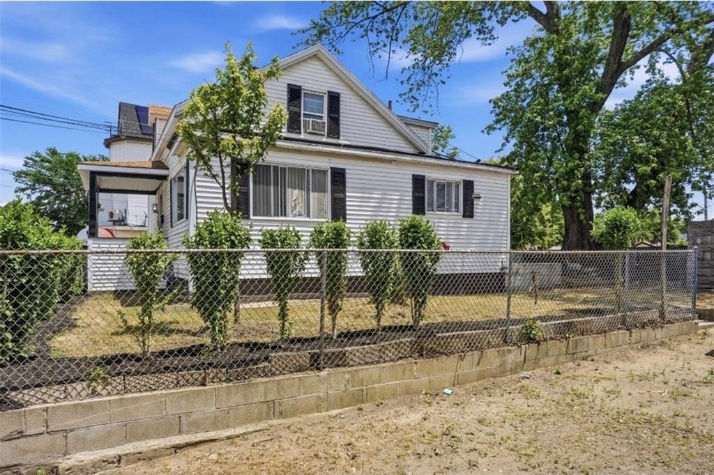 166 Gallup Street Property Photo 3