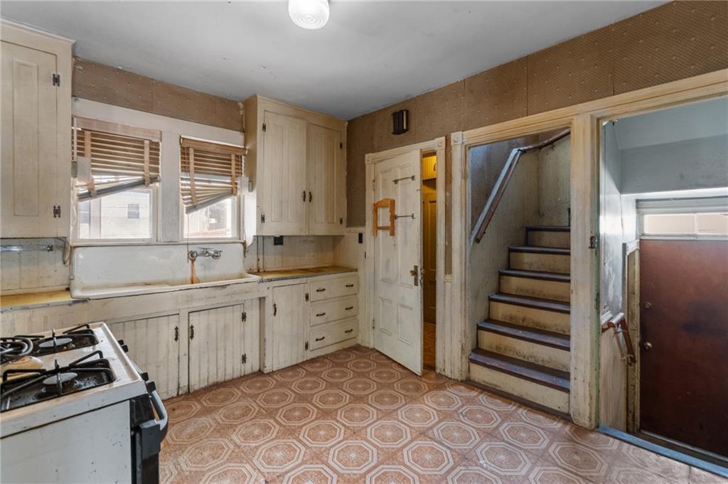 199 Garden Street Property Photo 8