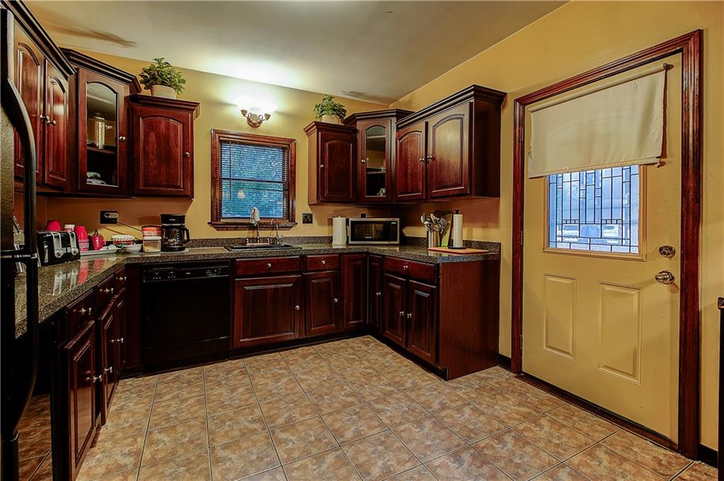 108 York Avenue Property Photo 5