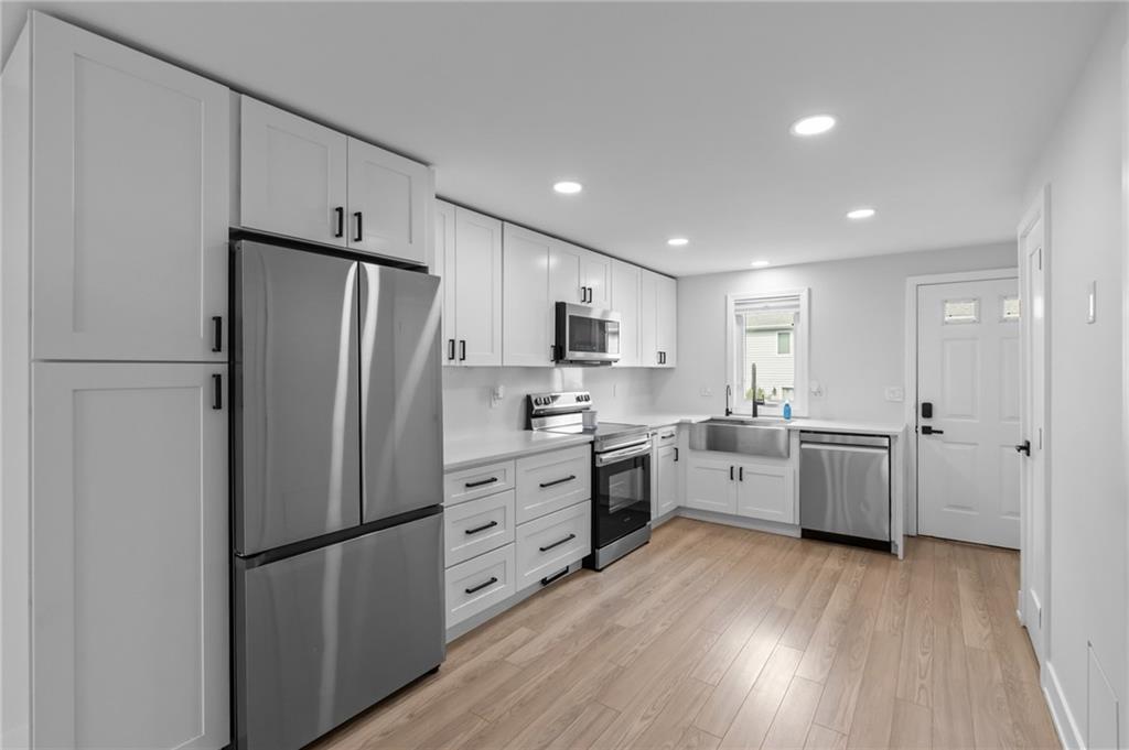 41 Dale Avenue Unit D Property Photo 3
