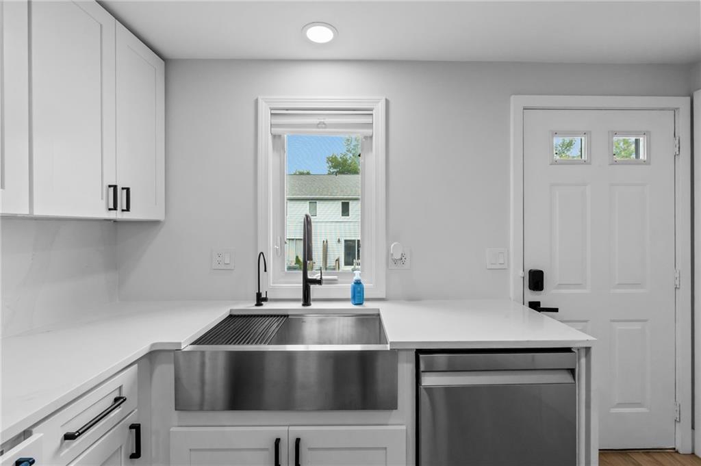 41 Dale Avenue Unit D Property Photo 5