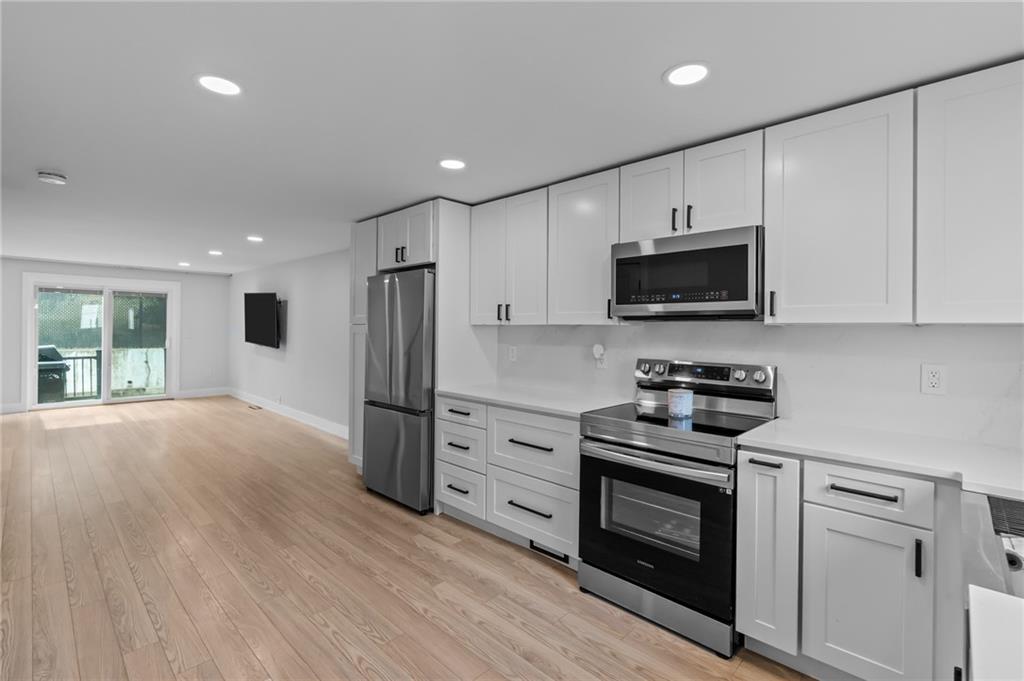 41 Dale Avenue Unit D Property Photo 6