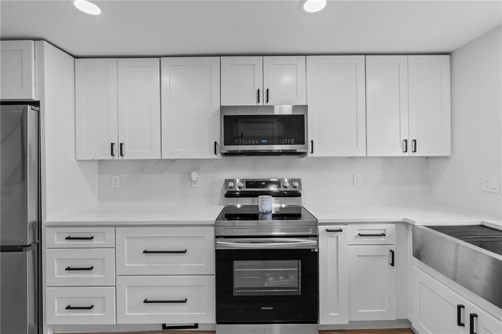 41 Dale Avenue Unit D Property Photo 8