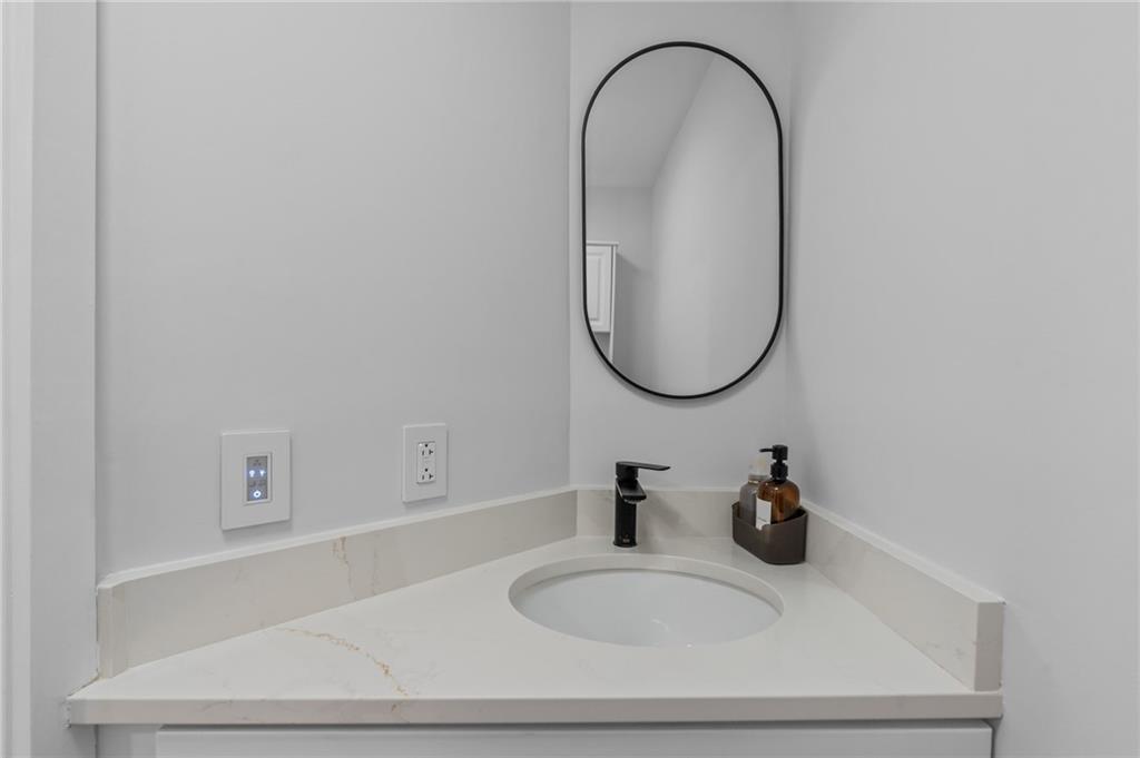 41 Dale Avenue Unit D Property Photo 24