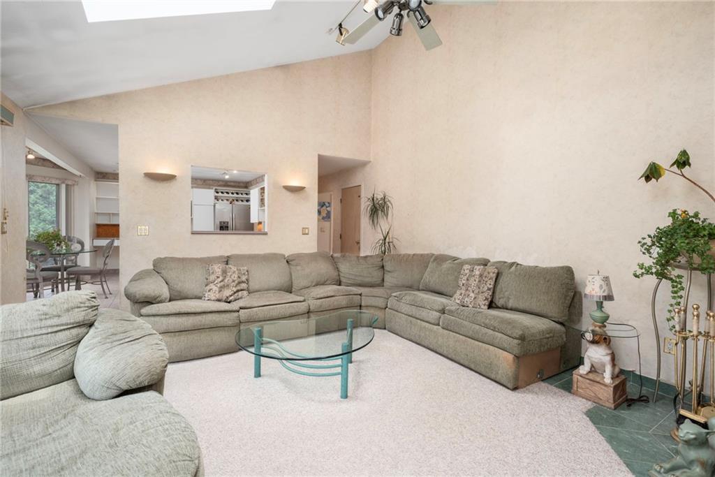 22 Golden View Drive Property Photo 16