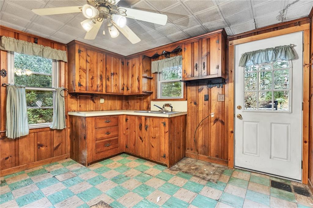 119 Breakheart Hill Road Property Photo 7