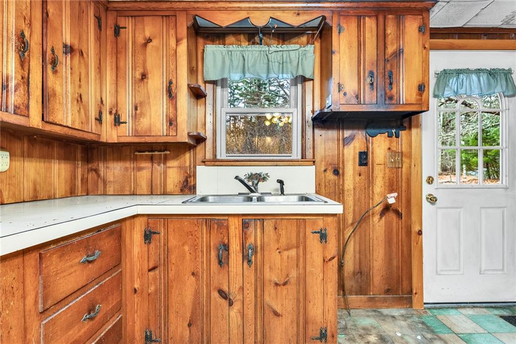 119 Breakheart Hill Road Property Photo 9