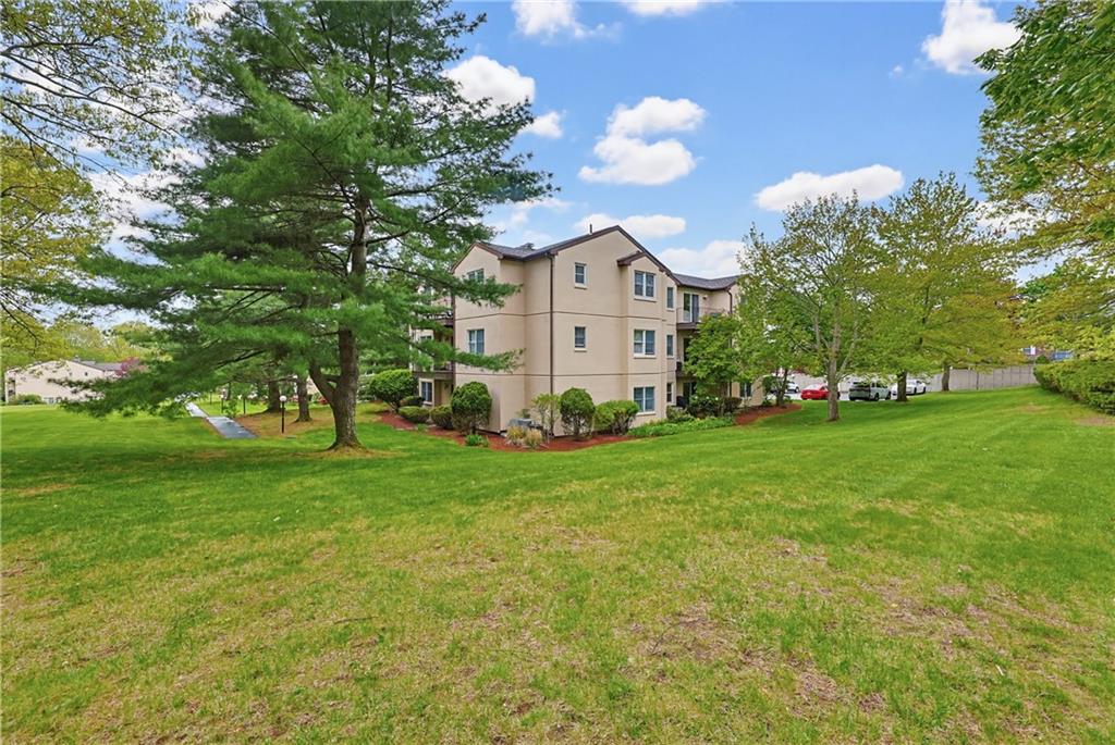185 Manville Hill Road Unit 106 Property Photo 21
