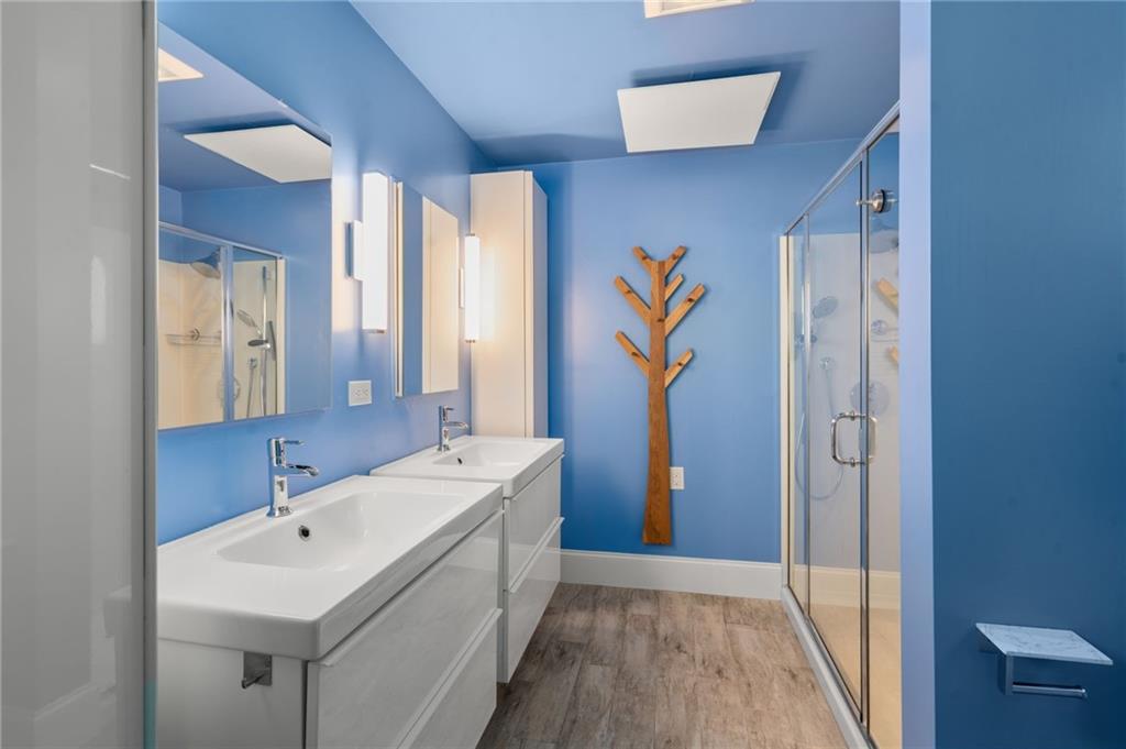 147 149 Riverside Drive Property Photo 11
