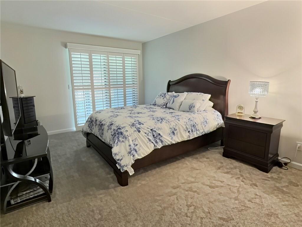 650 East Greenwich Avenue Unit 7-109 Property Photo 9
