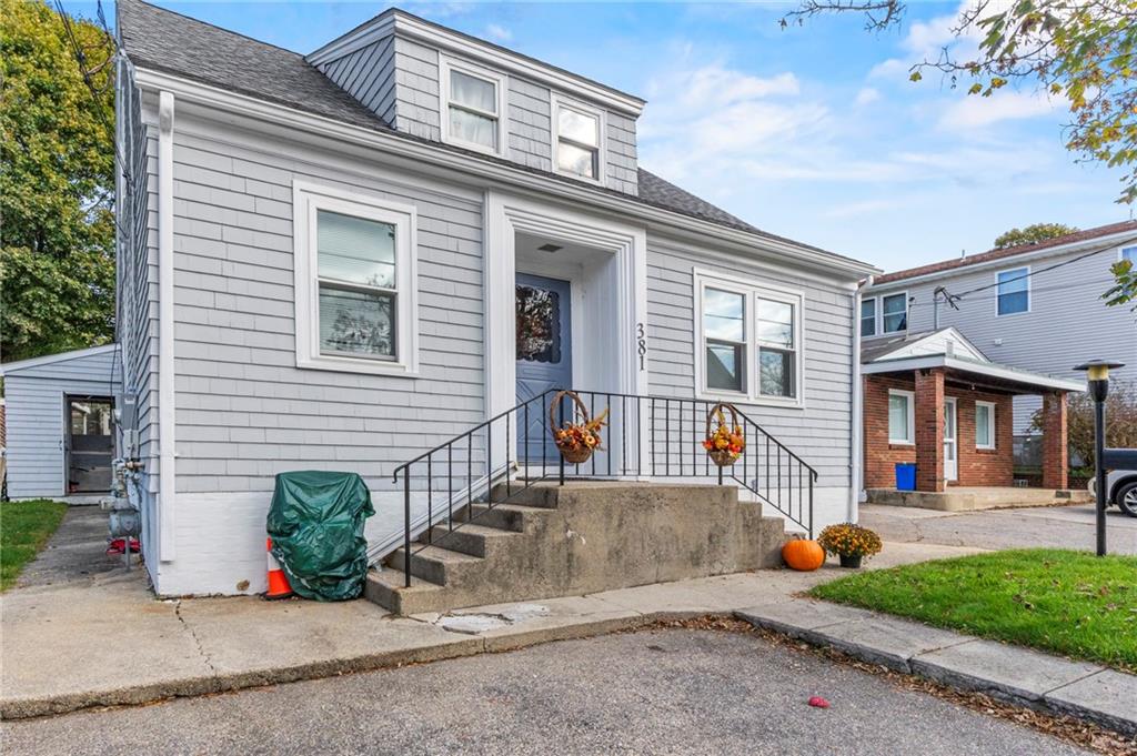 379 381 Maple Avenue Property Photo 1