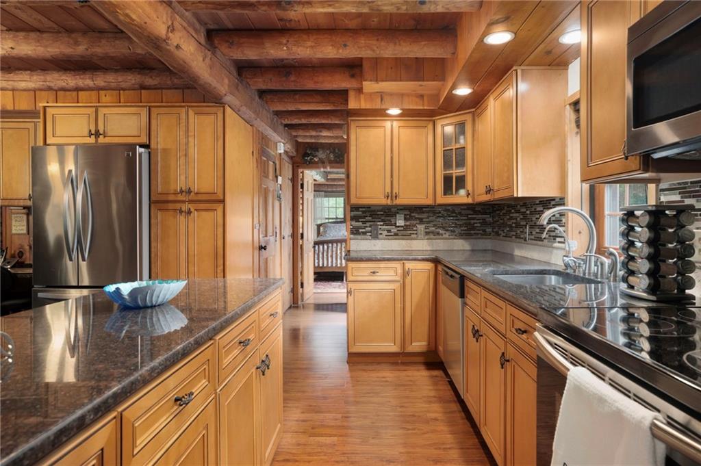 572 Green Hill Beach Road Property Photo 13