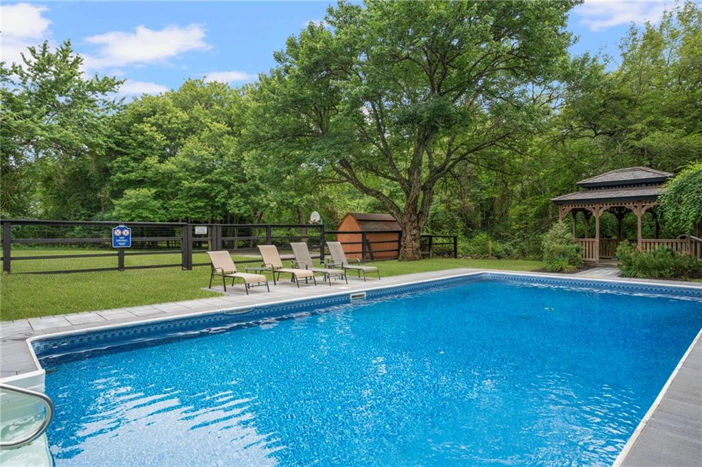 572 Green Hill Beach Road Property Photo 45