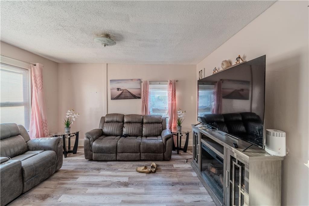 117 Gray Street Property Photo 2