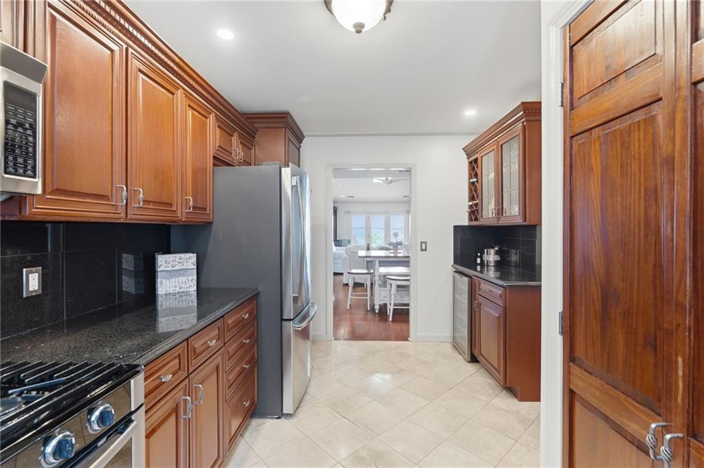 4100 Post Road Unit 2 Property Photo 10