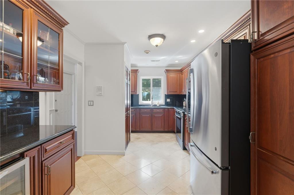 4100 Post Road Unit 2 Property Photo 11