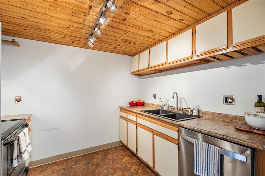 15 Higgins Street Unit 108 Property Photo 9