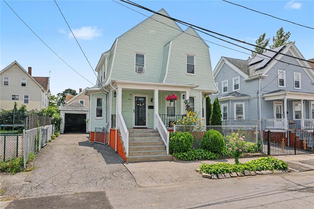 304 Indiana Avenue Property Photo 3