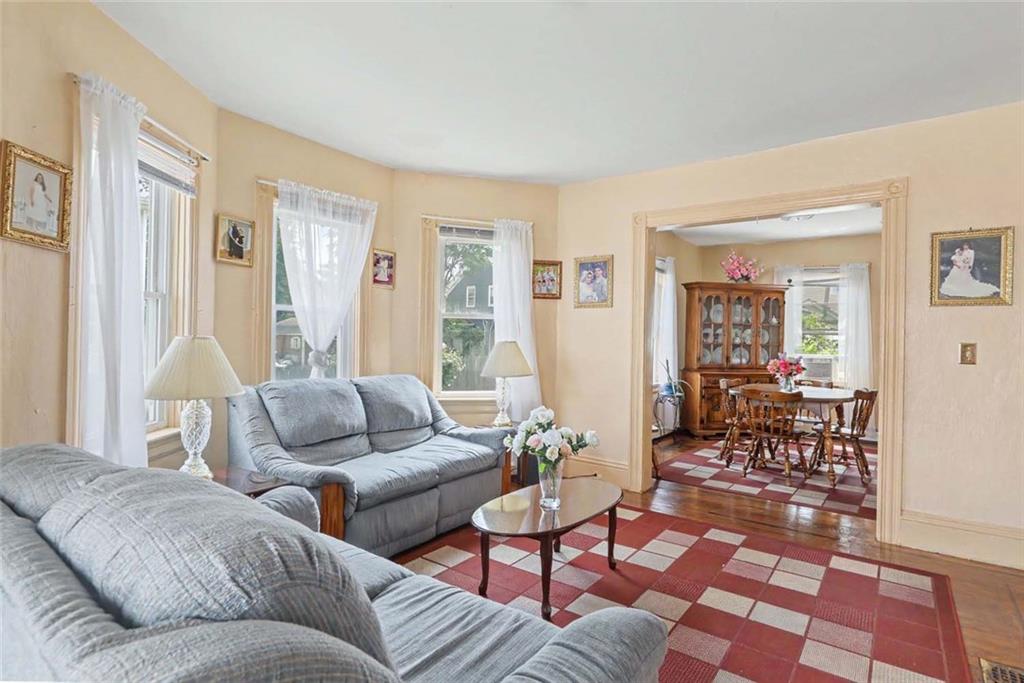 304 Indiana Avenue Property Photo 8