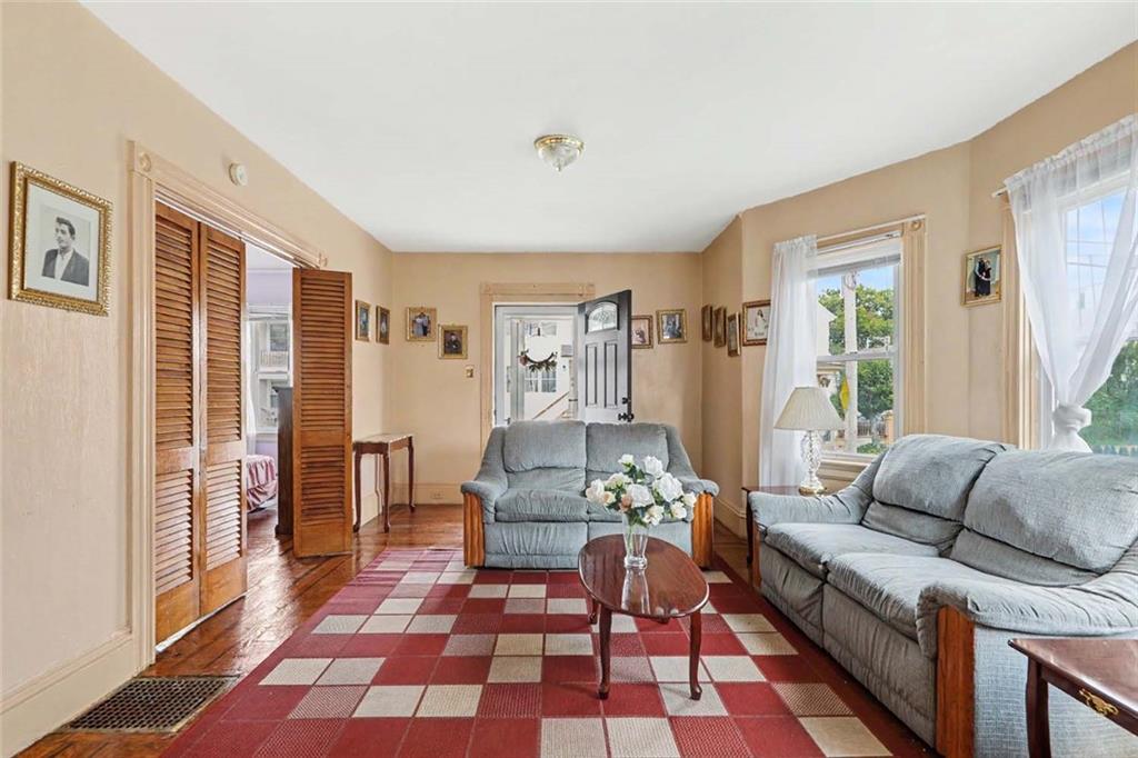 304 Indiana Avenue Property Photo 11
