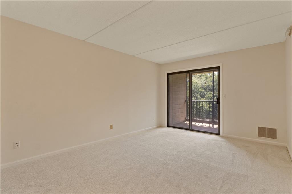 650 East Greenwich Avenue Unit 5-405 Property Photo 18