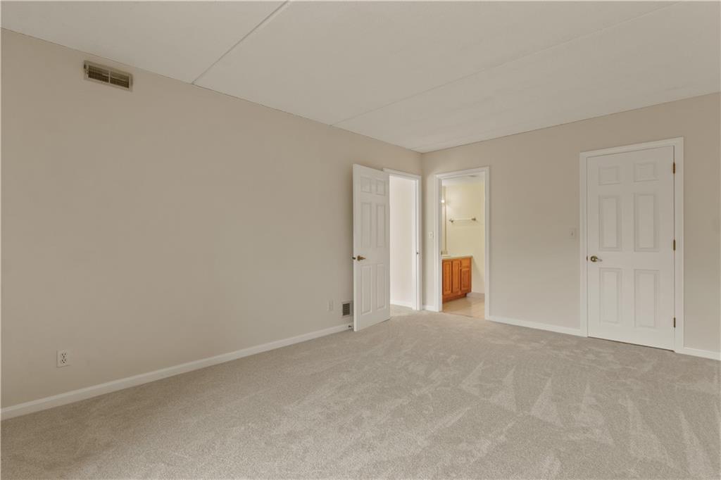 650 East Greenwich Avenue Unit 5-405 Property Photo 24
