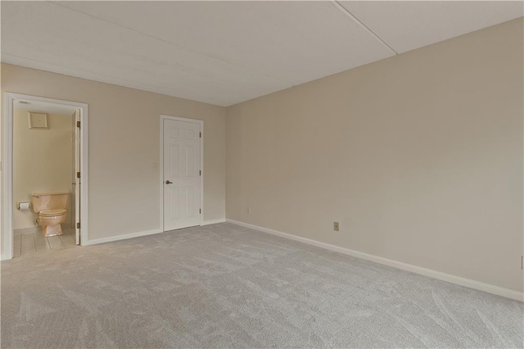 650 East Greenwich Avenue Unit 5-405 Property Photo 25