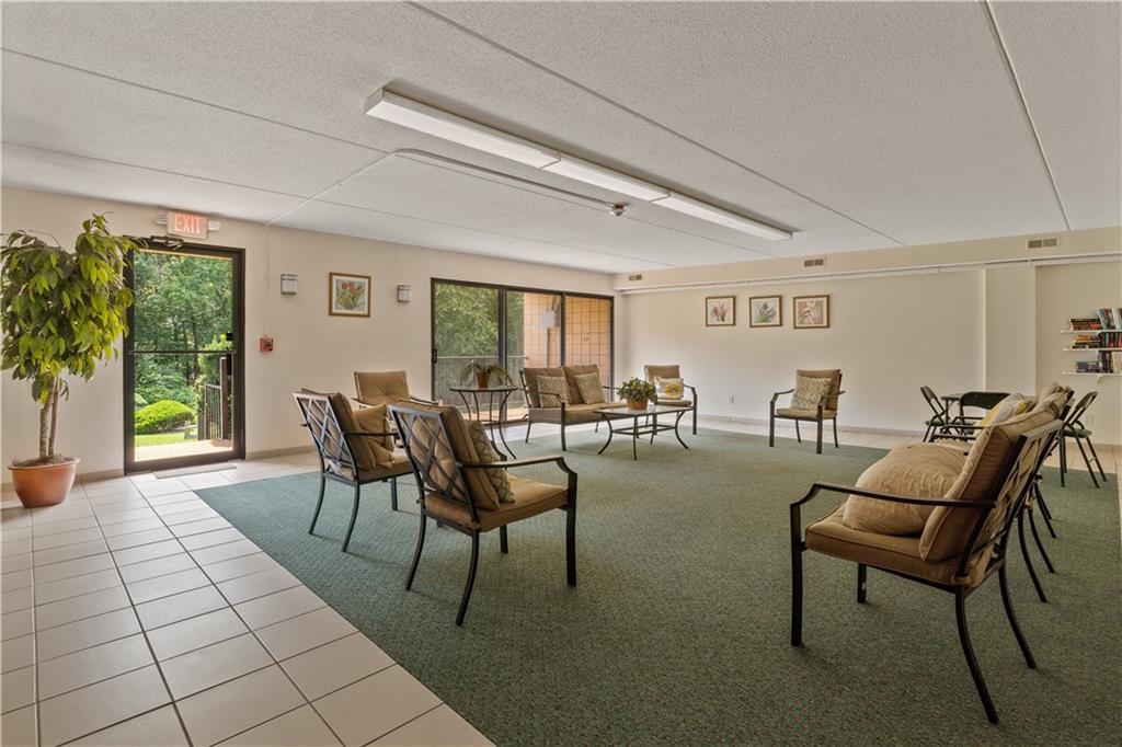 650 East Greenwich Avenue Unit 5-405 Property Photo 37